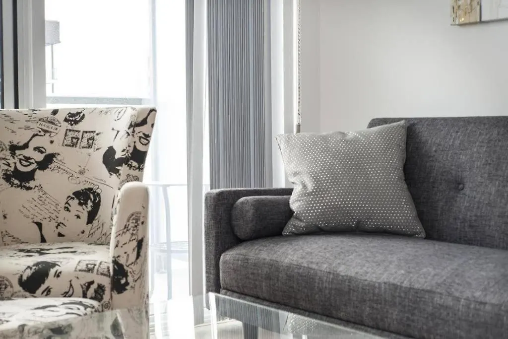The Pinnacle Suites - Downtown Toronto Entertainment District 0*,