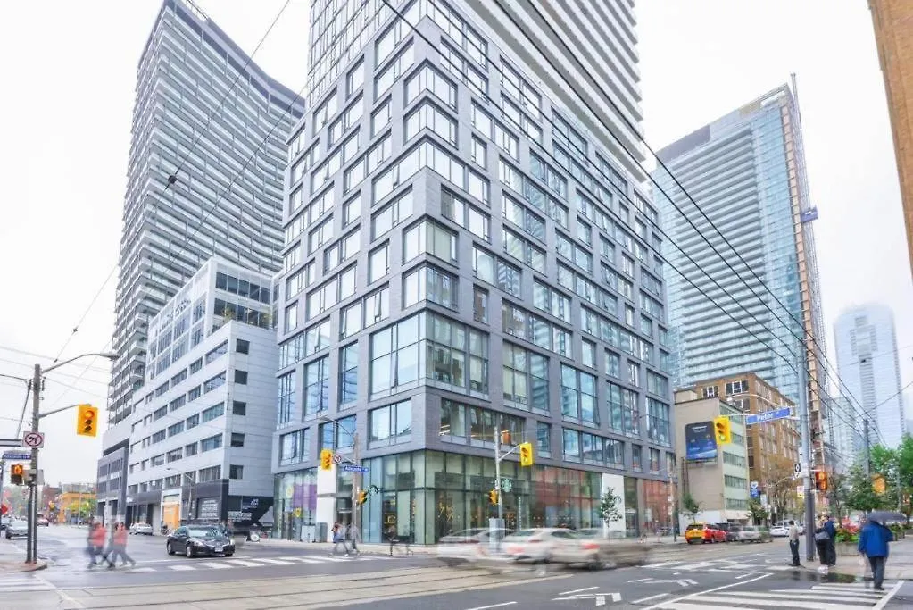The Pinnacle Suites - Downtown Toronto Entertainment District Canada