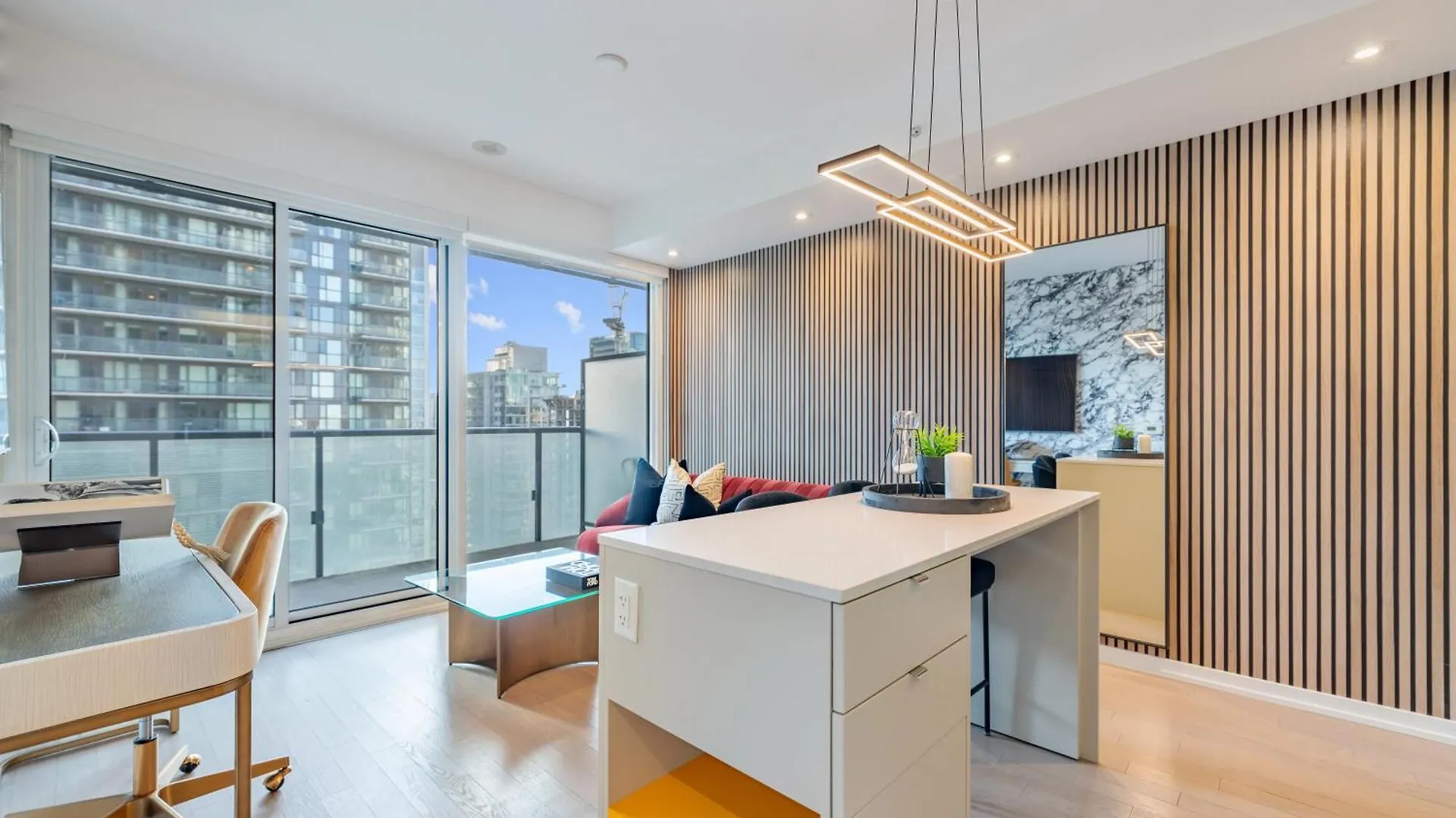 The Pinnacle Suites - Downtown Toronto Entertainment District 0*,  Canada
