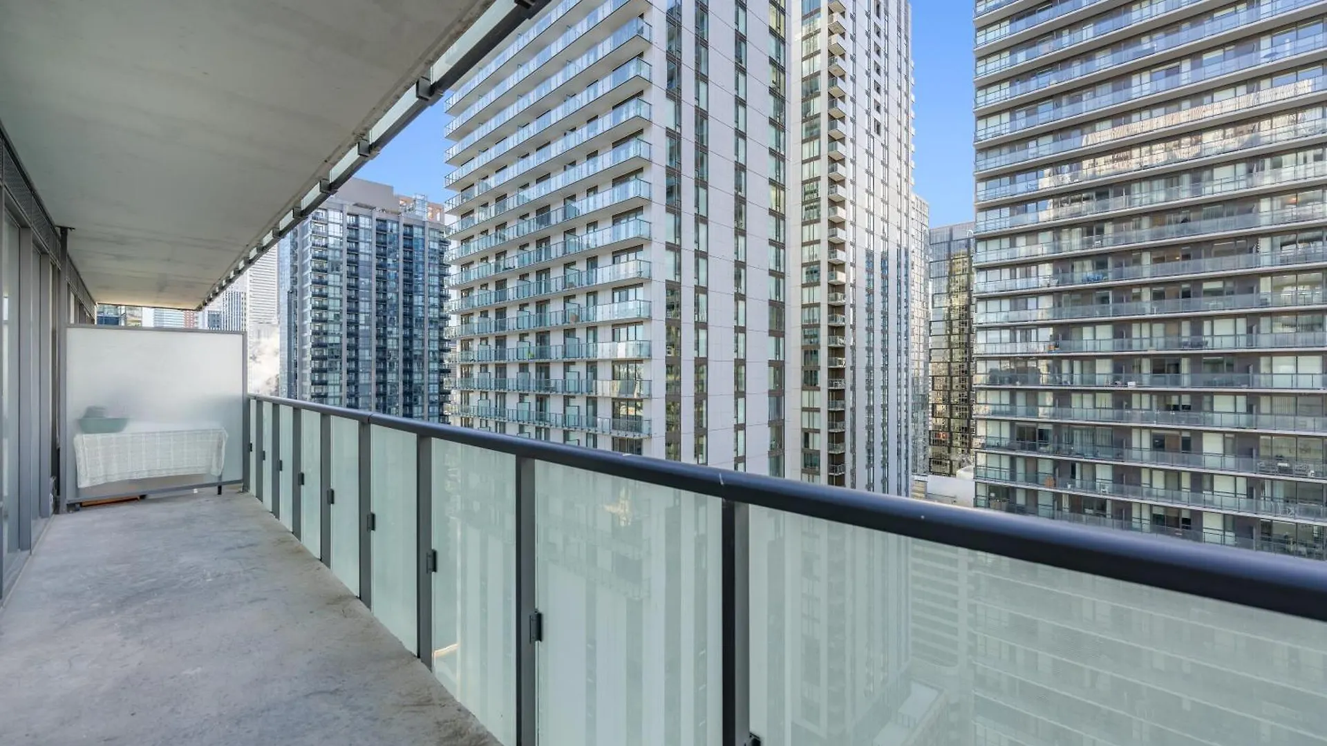 The Pinnacle Suites - Downtown Toronto Entertainment District 0*,