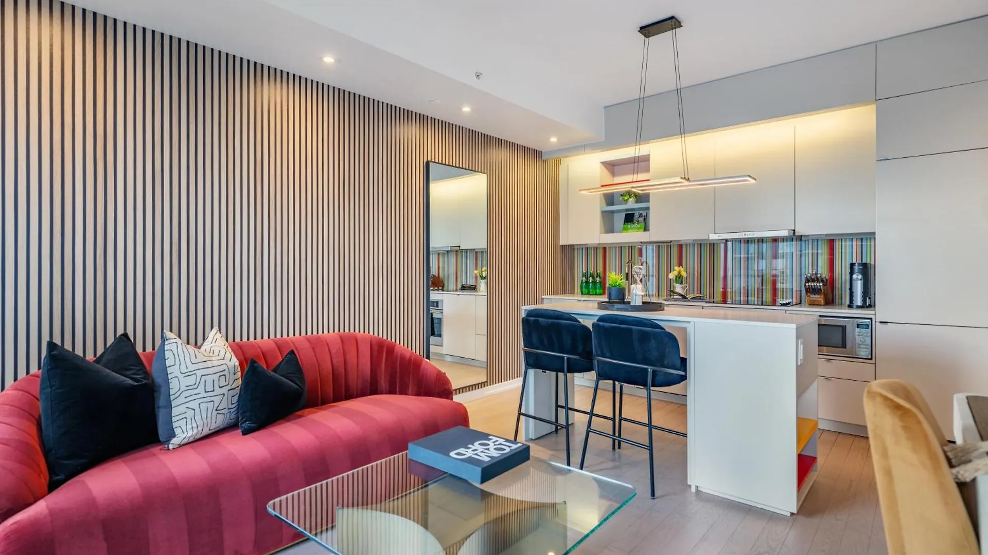 The Pinnacle Suites - Downtown Toronto Entertainment District Canada