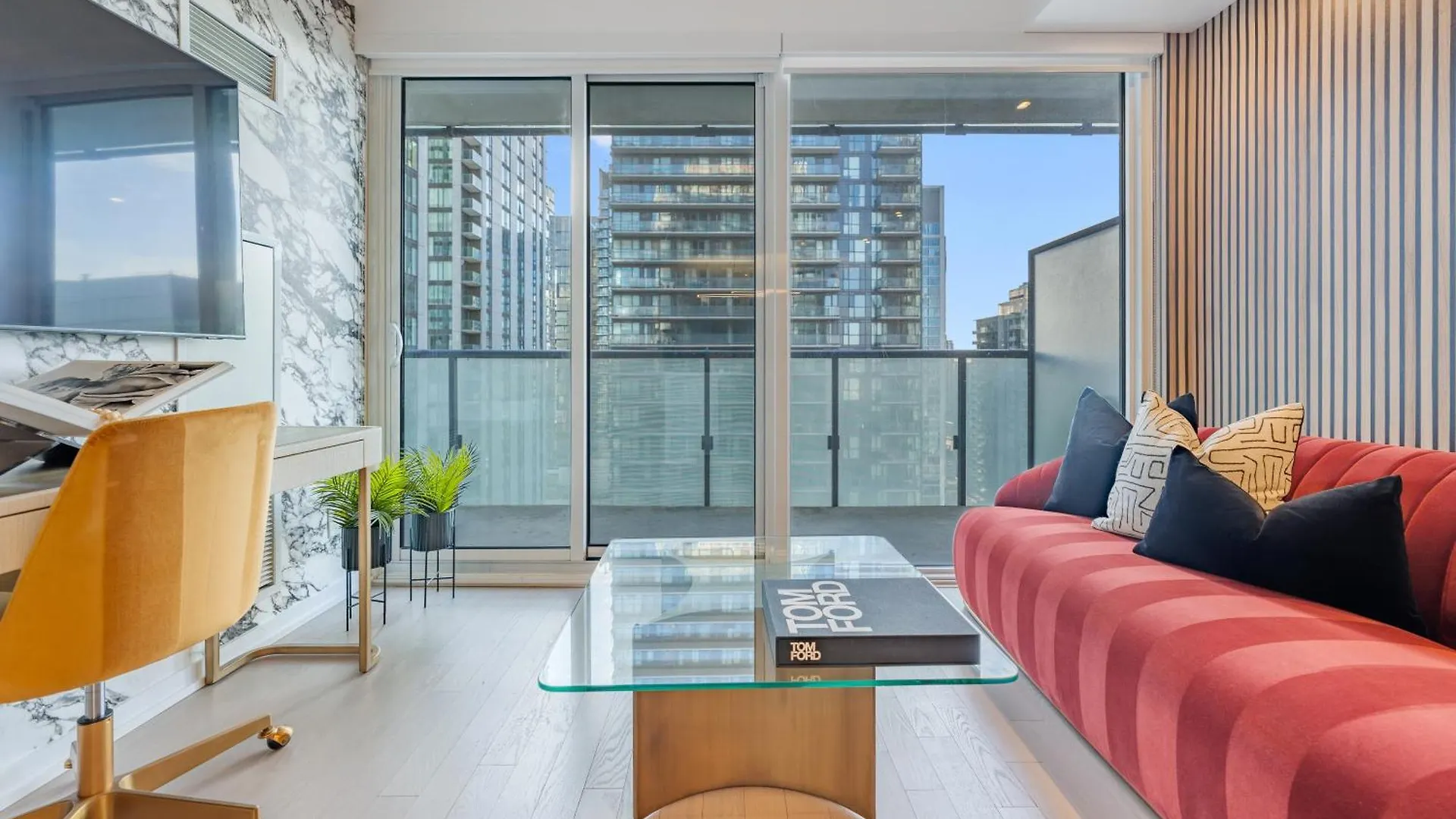 The Pinnacle Suites - Downtown Toronto Entertainment District Canada