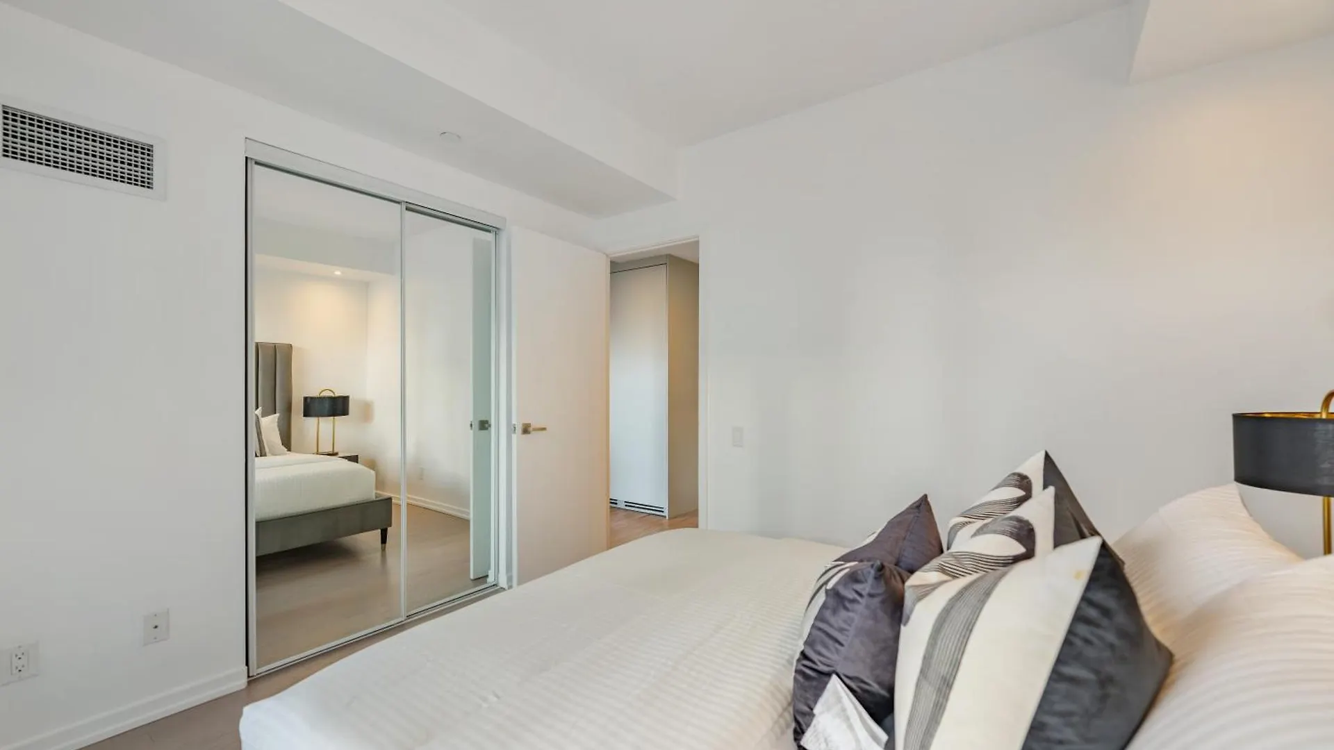 Apartment The Pinnacle Suites - Downtown Toronto Entertainment District